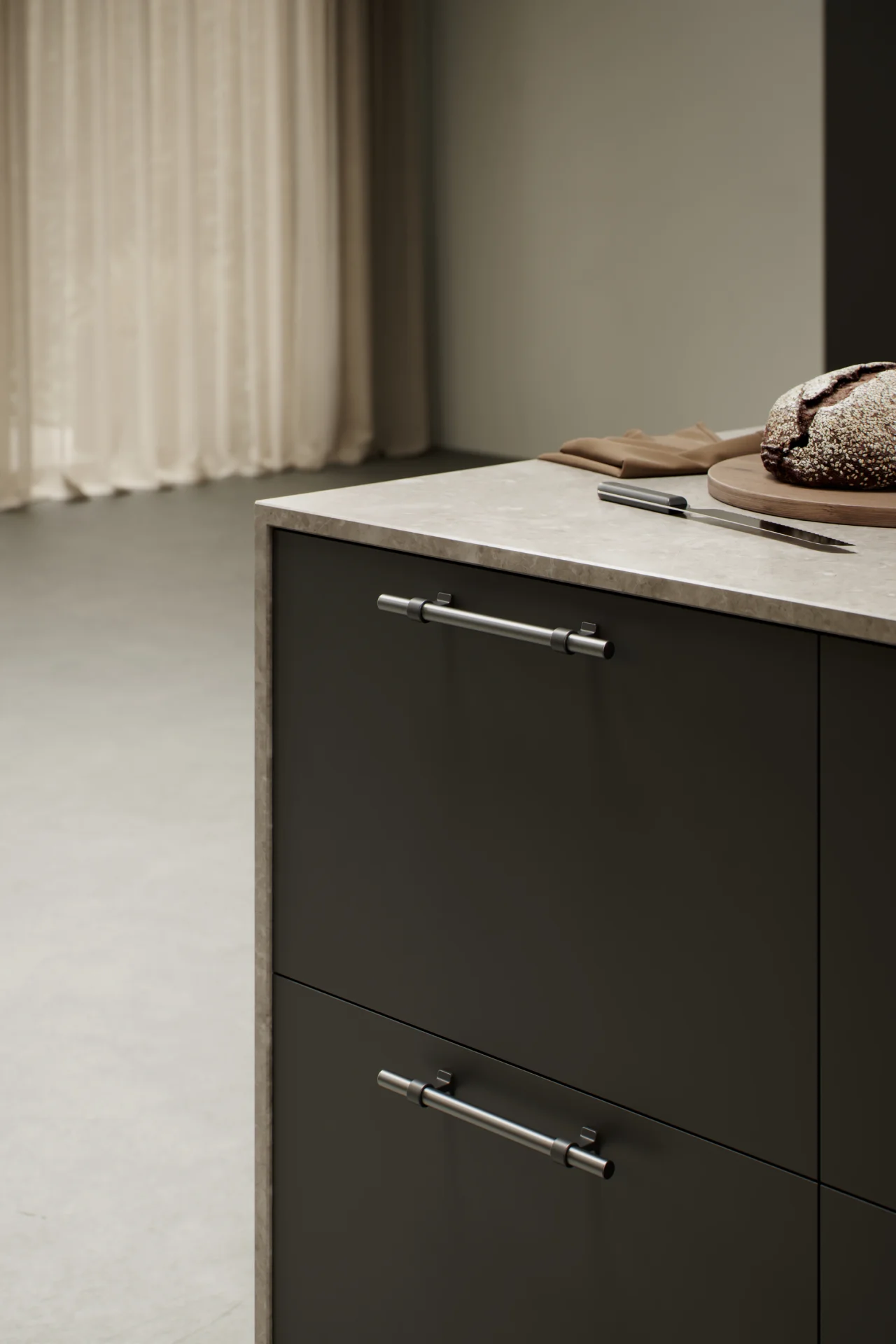 Bond_557020160-99-74_01 CRNA 160-250 AMBIJENT Furnipart BOND ručkica, 250 mm, mat crna / gunmetal, šifra 557020160-99/74